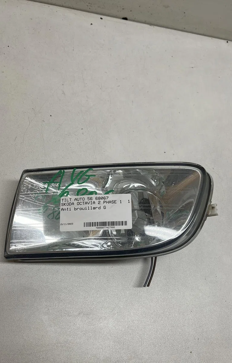 Phare antibrouillard avant gauche Skoda OCTAVIA II (1Z3) 1.9 tdi (2004-2010) occasion