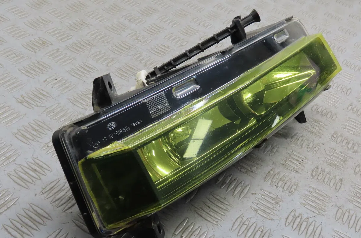 Phare antibrouillard avant gauche Skoda OCTAVIA III Combi (5E5, 5E6) 2.0 tdi rs (2013-2020) occasion