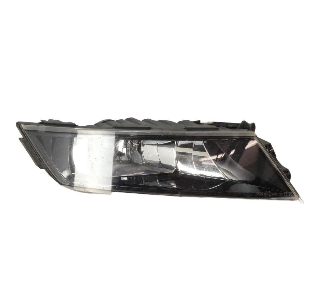 Phare antibrouillard avant gauche Skoda SUPERB III (3V3) 1.4 tsi (2015) occasion