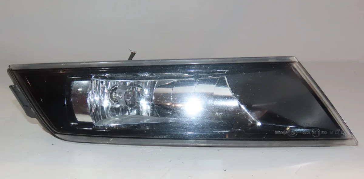 Phare antibrouillard avant gauche Skoda SUPERB III (3V3) 1.6 tdi (2015) occasion