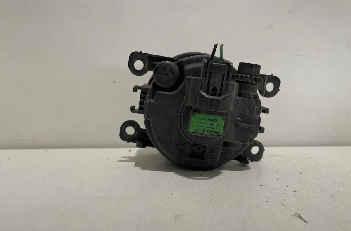 Phare antibrouillard avant gauche Suzuki SWIFT III (MZ, EZ) 1.3 ddis (rs 413d) (2005) 5 portes occasion