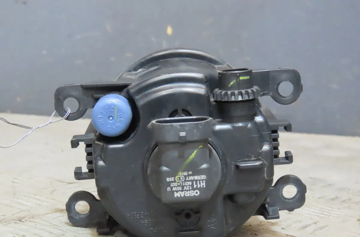 Phare antibrouillard avant gauche Suzuki SWIFT III (MZ, EZ) 1.3 (rs 413) (2005) occasion
