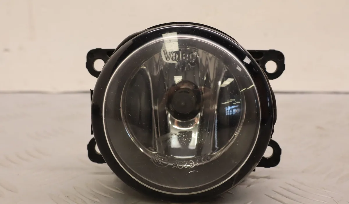 Phare antibrouillard avant gauche Suzuki VITARA (LY) 1.4 t allgrip (apk 414) (2015) occasion
