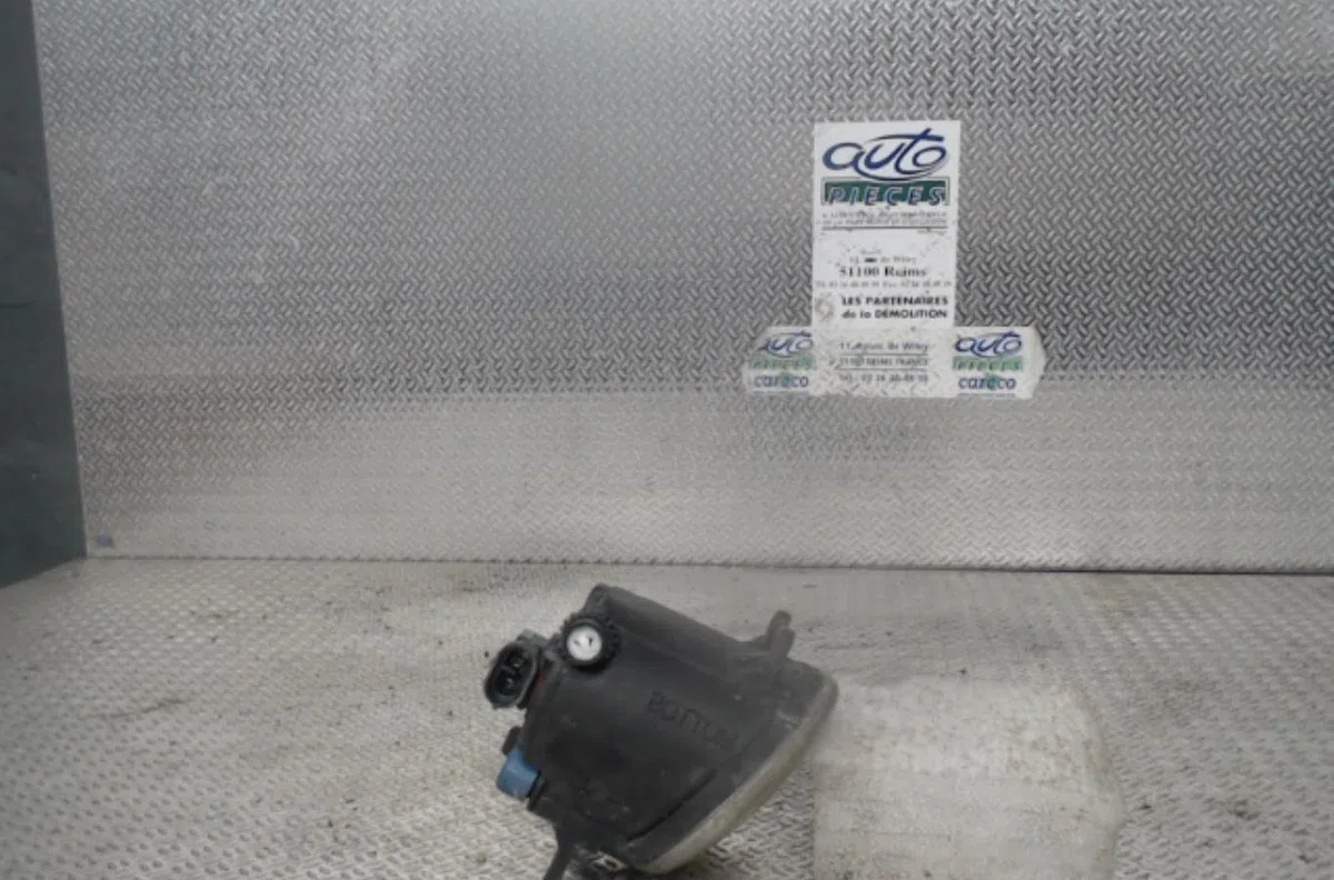 Phare antibrouillard avant gauche Toyota AURIS (_E15_) 1.4 d-4d (nde150_) (2007-2012) 3 portes occasion