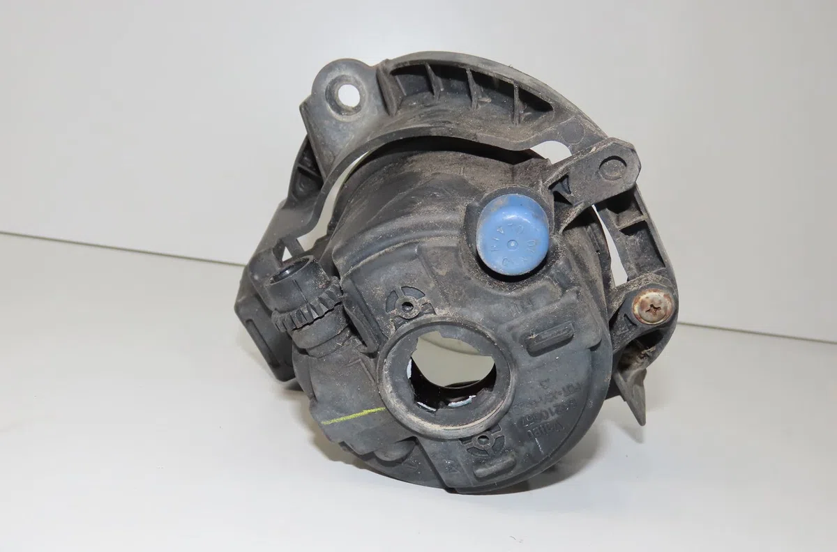 Phare antibrouillard avant gauche Toyota AURIS (_E15_) 1.4 d-4d (nde150_) (2007-2012) 3 portes occasion