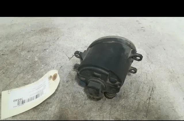 Phare antibrouillard avant gauche Toyota AVENSIS Break (_T25_) 2.0 d-4d (adt250_) (2006-2008) occasion