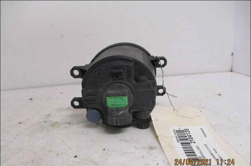 Phare antibrouillard avant gauche TOYOTA AVENSIS II occasion