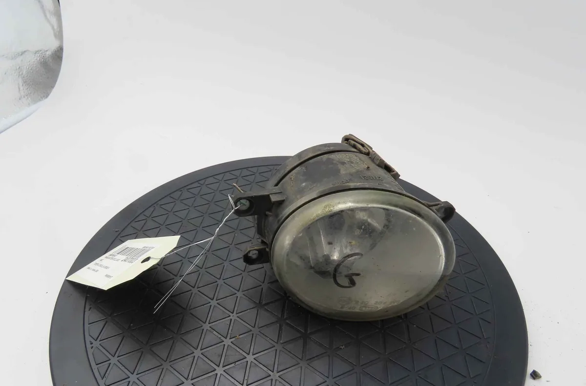 Phare antibrouillard avant gauche TOYOTA COROLLA VERSO II occasion