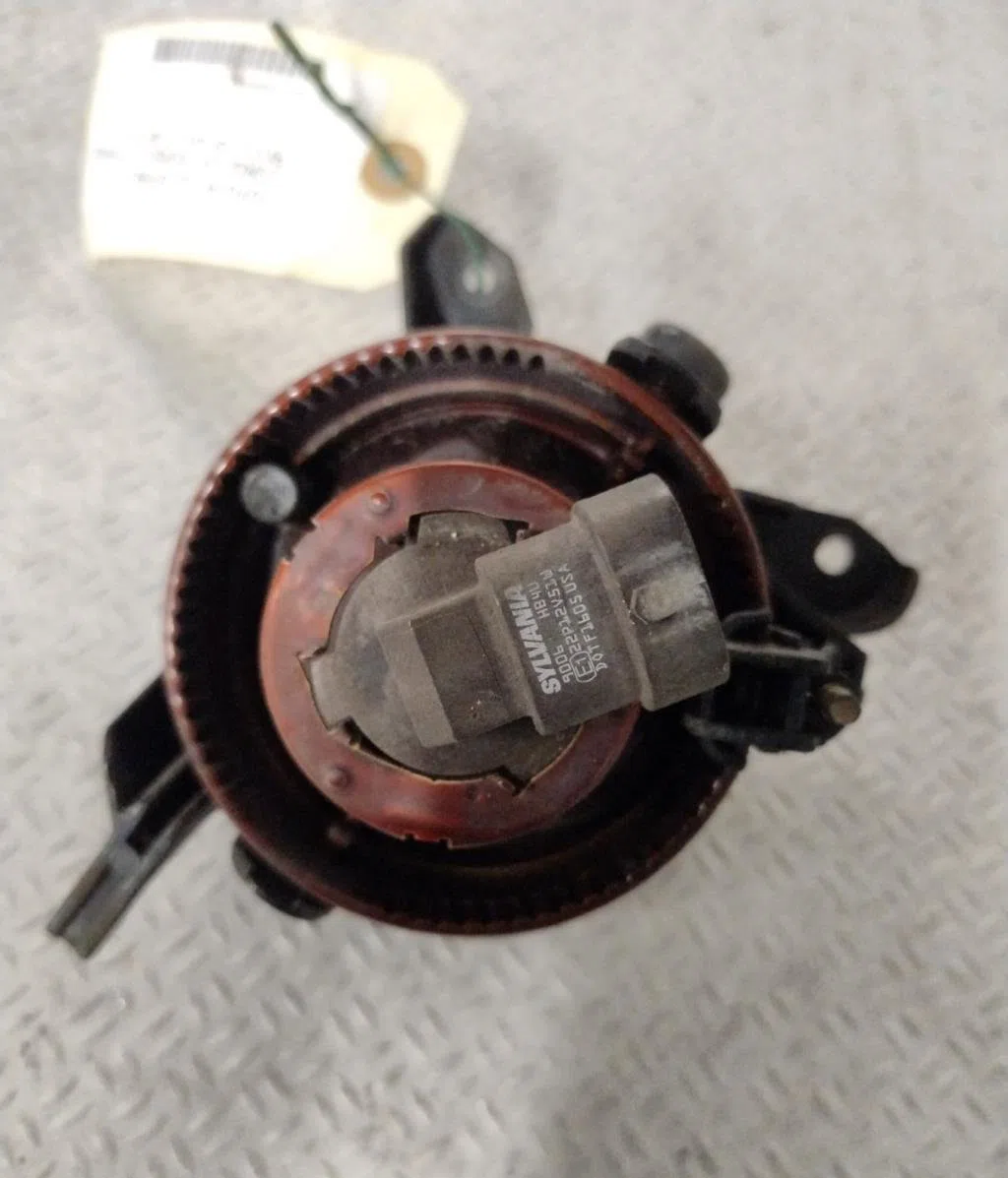 Phare antibrouillard avant gauche Toyota COROLLA Verso (ZER_, ZZE12_, R1_) 2.2 d-4d (aur10_) (2005-2009) 5 portes occasi