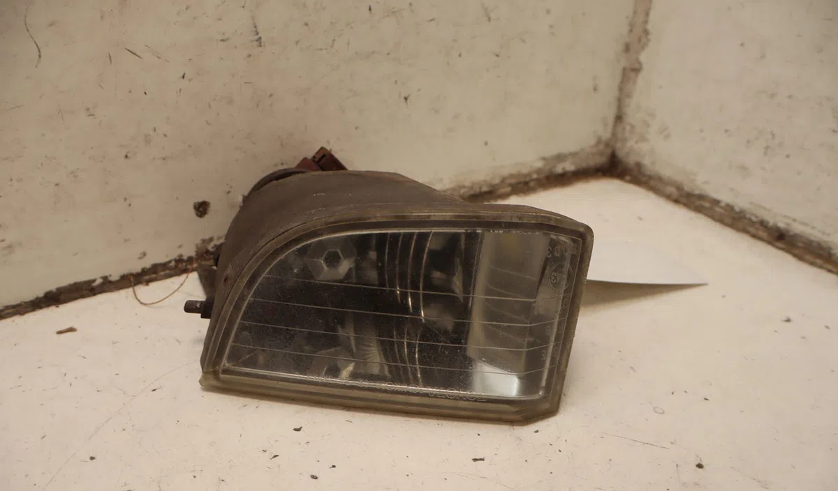Phare antibrouillard avant gauche Toyota RAV 4 II (_A2_) 2.0 d 4wd (cla20_, cla21_) (2001-2005) occasion