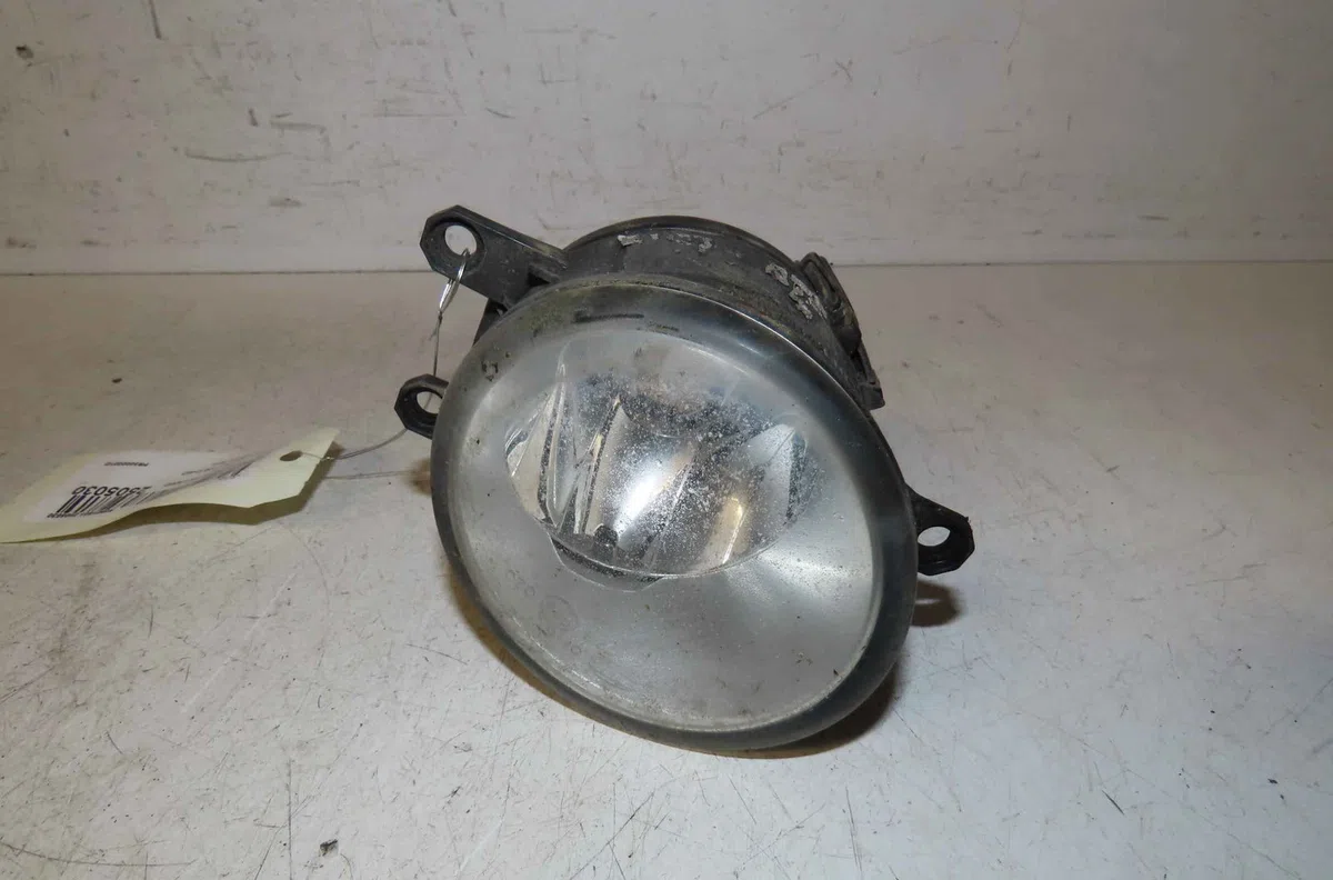 Phare antibrouillard avant gauche TOYOTA VERSO occasion