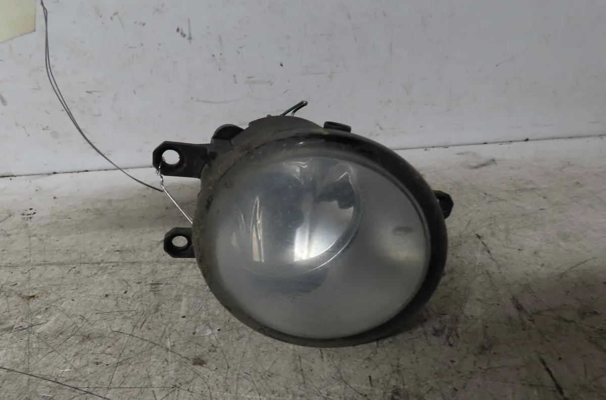 Phare antibrouillard avant gauche TOYOTA VERSO-S occasion