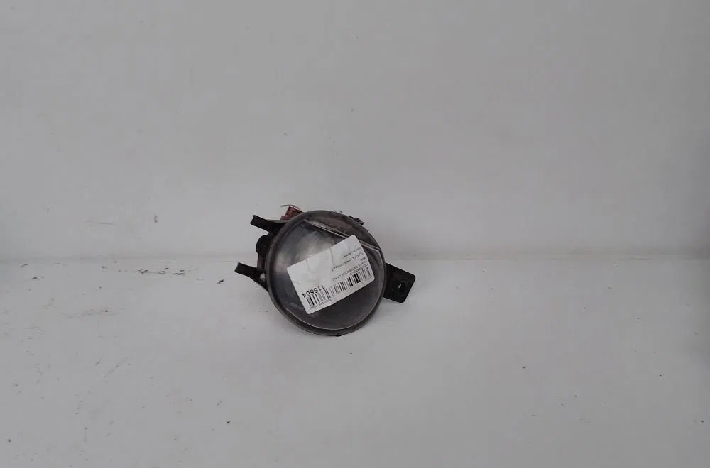 Phare antibrouillard avant gauche TOYOTA YARIS 1 2004 occasion