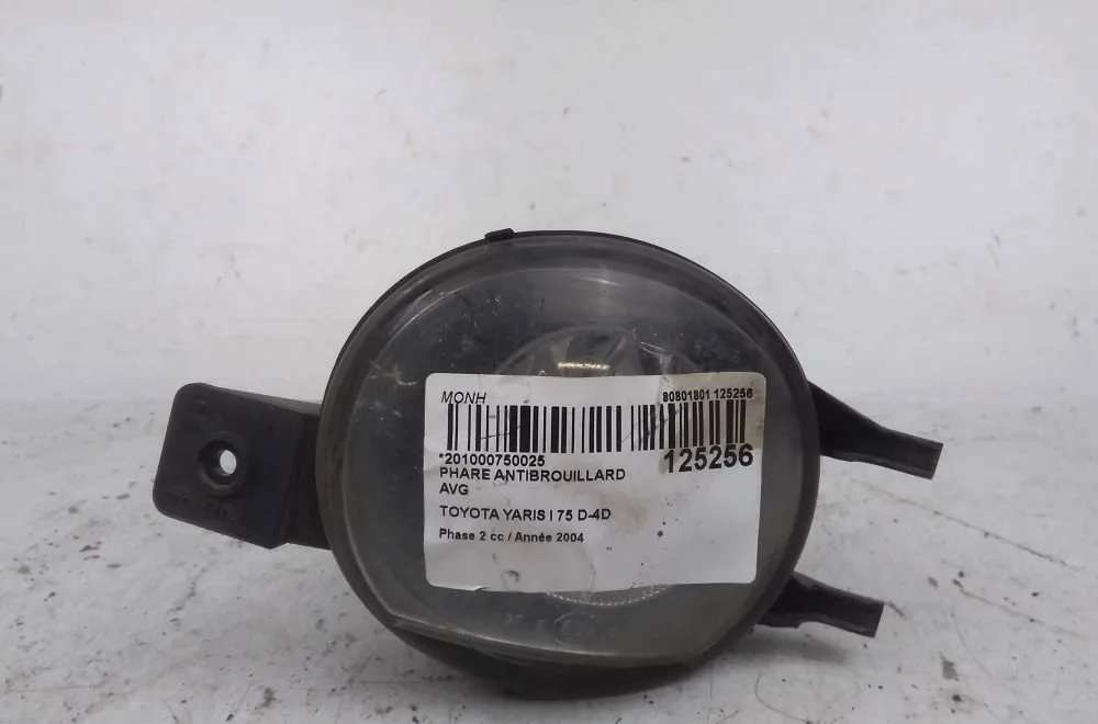 Phare antibrouillard avant gauche TOYOTA YARIS 2004 occasion