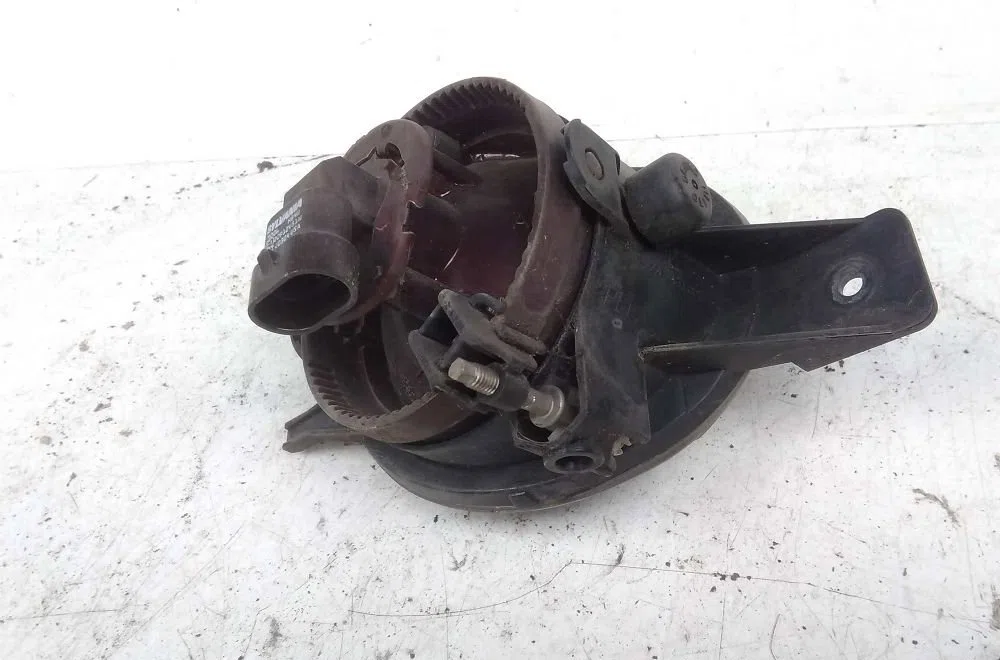 Phare antibrouillard avant gauche TOYOTA YARIS 2004 occasion