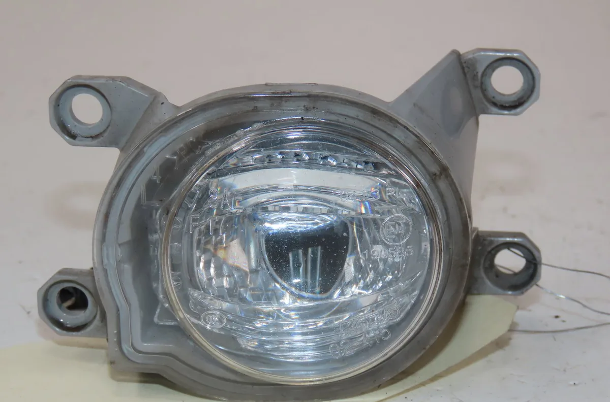 Phare antibrouillard avant gauche Toyota YARIS (_P21_, _PA1_, _PH1_) 1.5 hybrid (mxph10, mxph11) (2020) 5 portes occasio