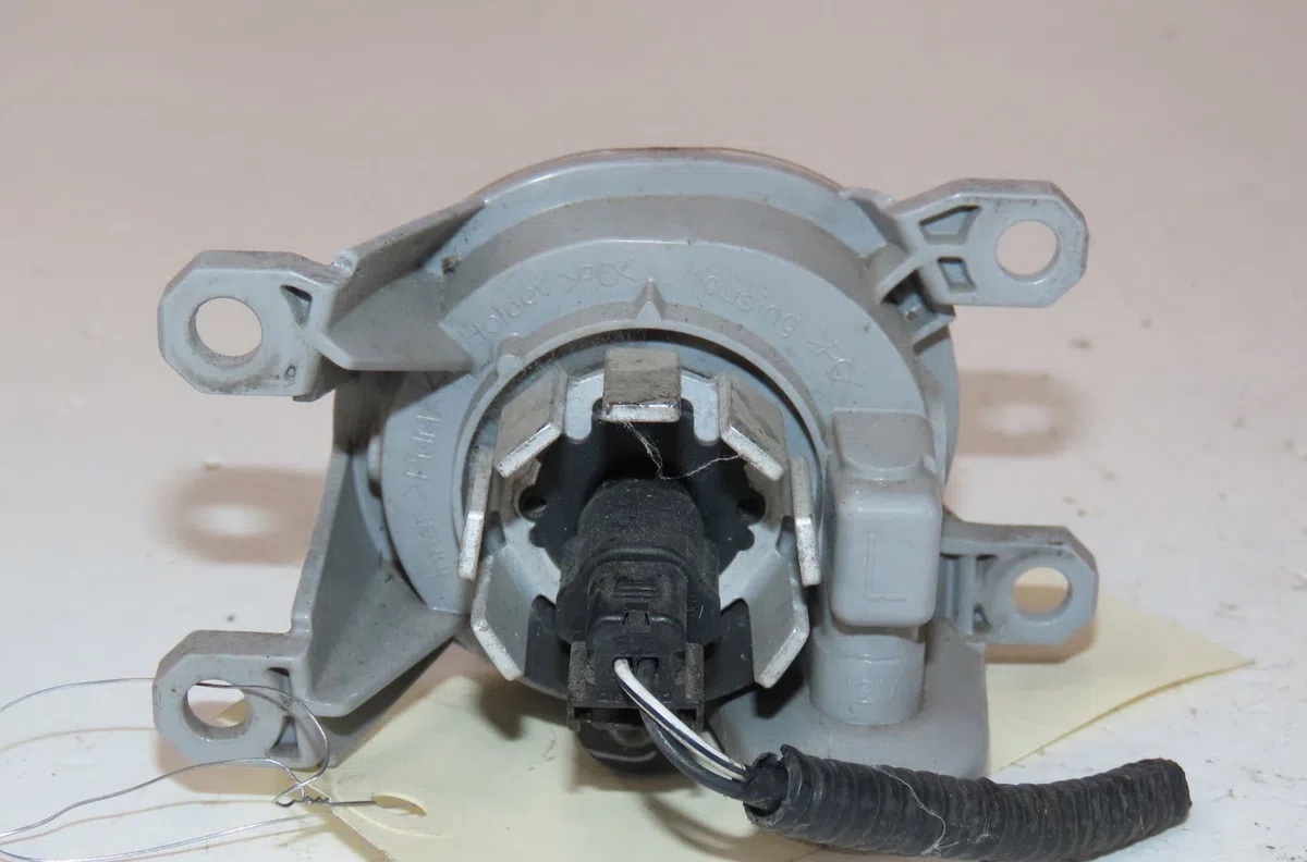 Phare antibrouillard avant gauche Toyota YARIS (_P21_, _PA1_, _PH1_) 1.5 hybrid (mxph10, mxph11) (2020) 5 portes occasio