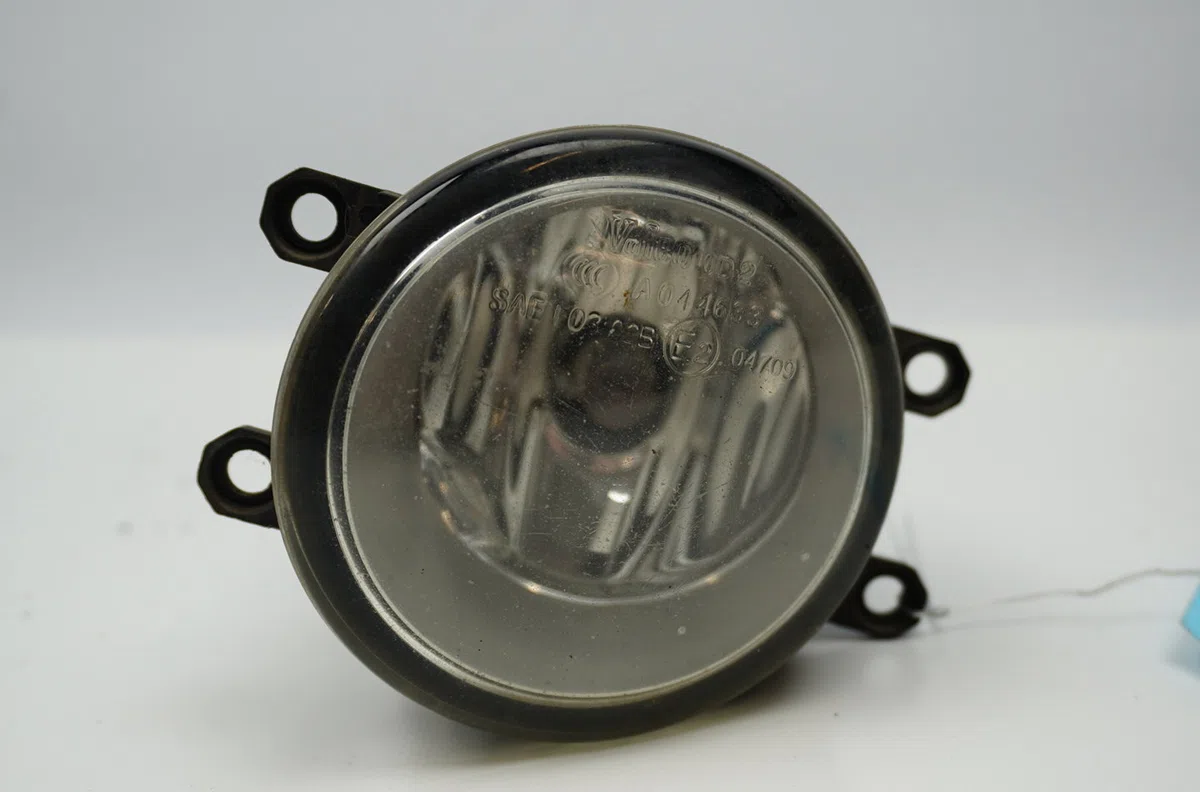 Phare antibrouillard avant gauche Toyota YARIS (_P9_) 1.4 d-4d (nlp90_) (2005-2012) occasion