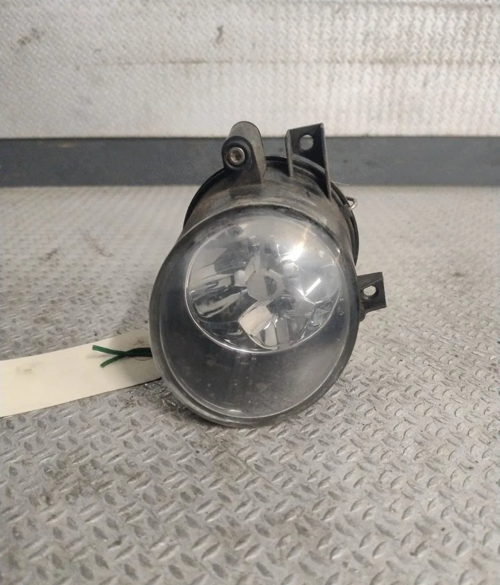 Phare antibrouillard avant gauche Volkswagen FOX 3-5 portes (5Z1, 5Z3, 5Z4) 1.4 tdi (2005-2009) occasion