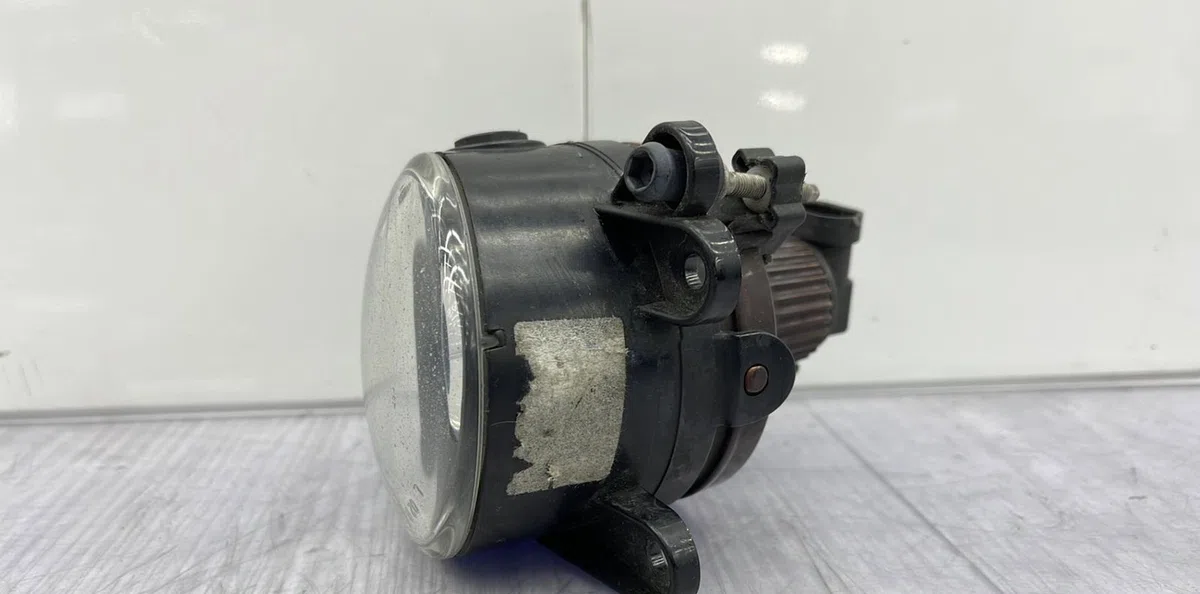 Phare antibrouillard avant gauche VOLKSWAGEN GOLF 5 occasion