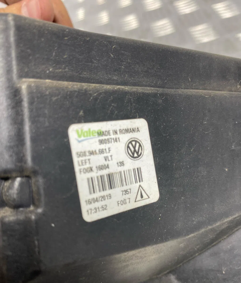 Phare antibrouillard avant gauche VOLKSWAGEN GOLF 7 PHASE 2 occasion