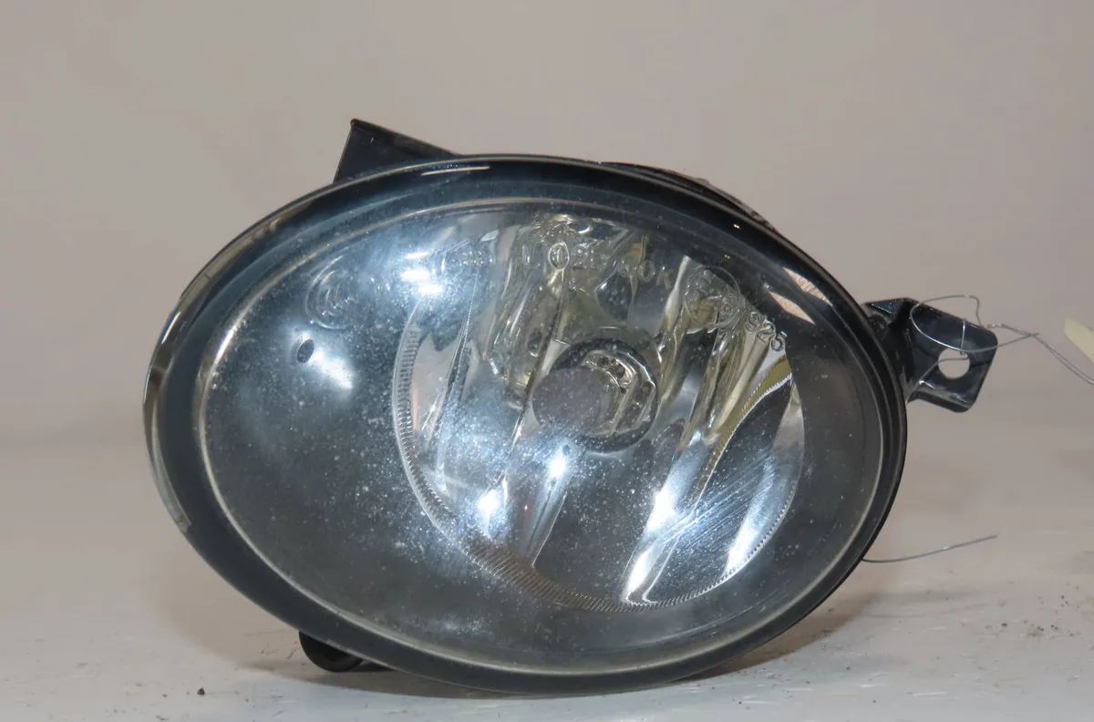 Phare antibrouillard avant gauche Volkswagen GOLF PLUS V (5M1, 521) 1.6 tdi (2009-2013) 5 portes occasion