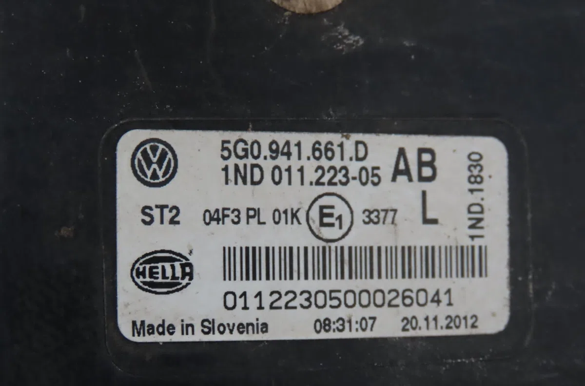 Phare antibrouillard avant gauche Volkswagen GOLF VII (5G1, BQ1, BE1, BE2) 1.6 tdi (2012-2017) occasion
