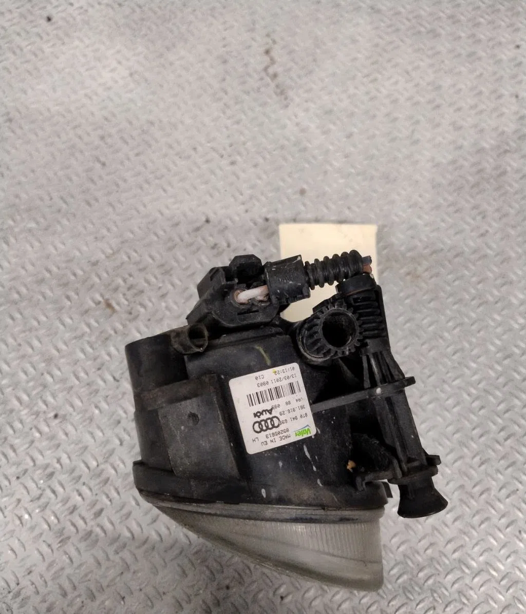 Phare antibrouillard avant gauche VOLKSWAGEN PASSAT 5  PASSAT 5 CC COUPE occasion