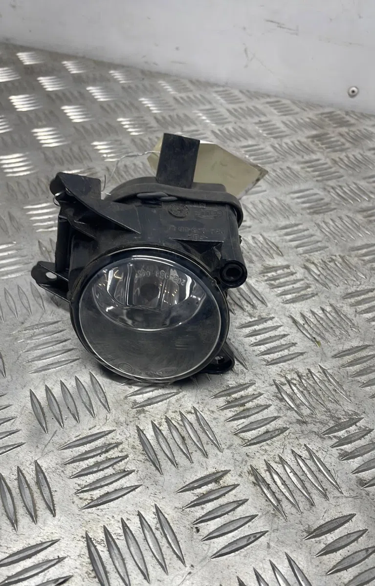 Phare antibrouillard avant gauche VOLKSWAGEN POLO 3 PHASE 1 occasion