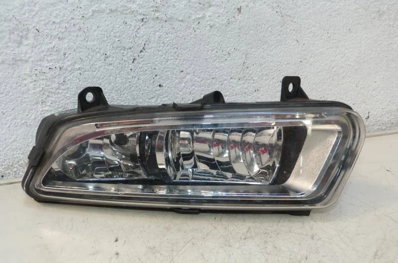 Phare antibrouillard avant gauche VOLKSWAGEN POLO 5 PHASE 1 occasion