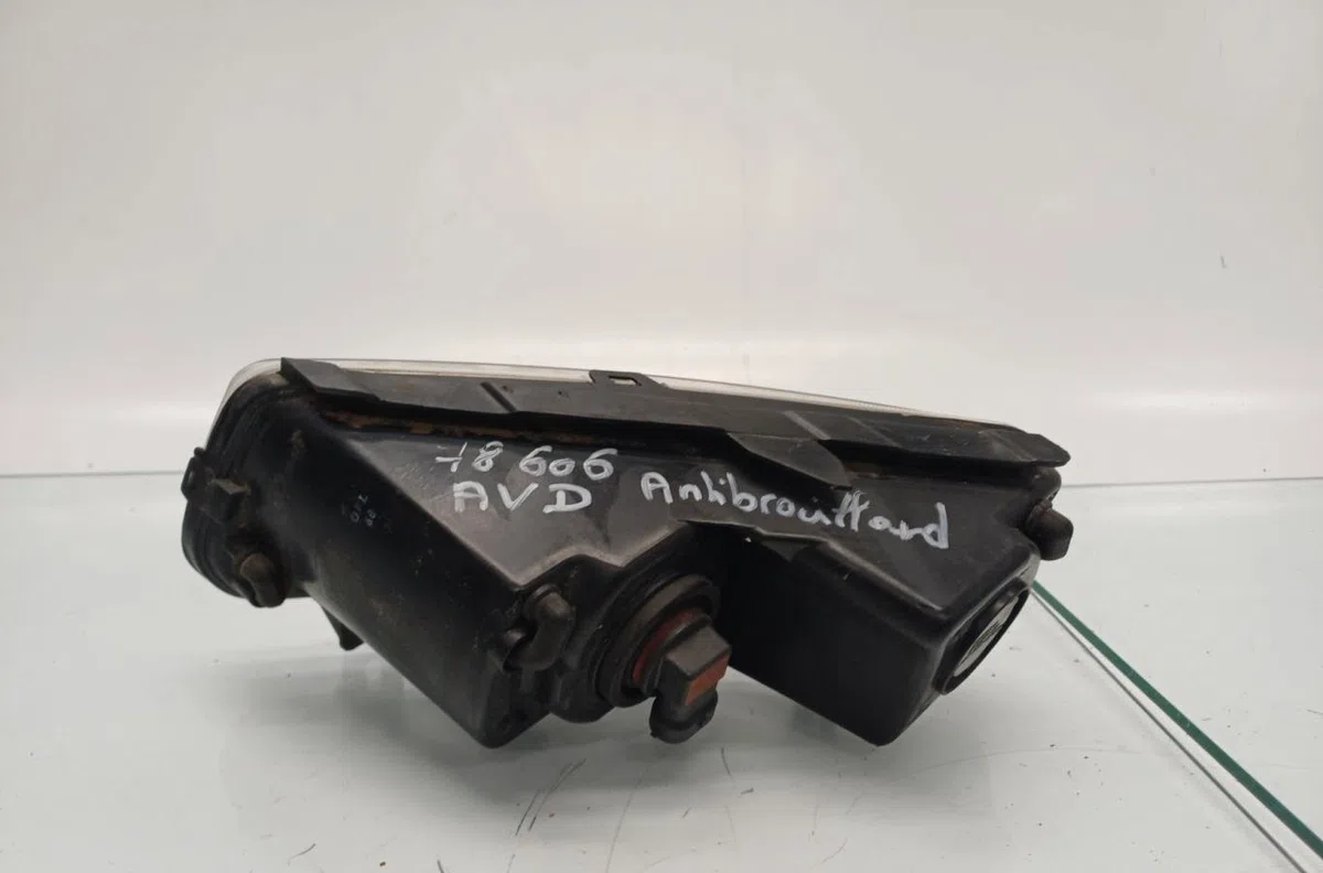 Phare antibrouillard avant gauche VOLKSWAGEN POLO 5 PHASE 1 occasion