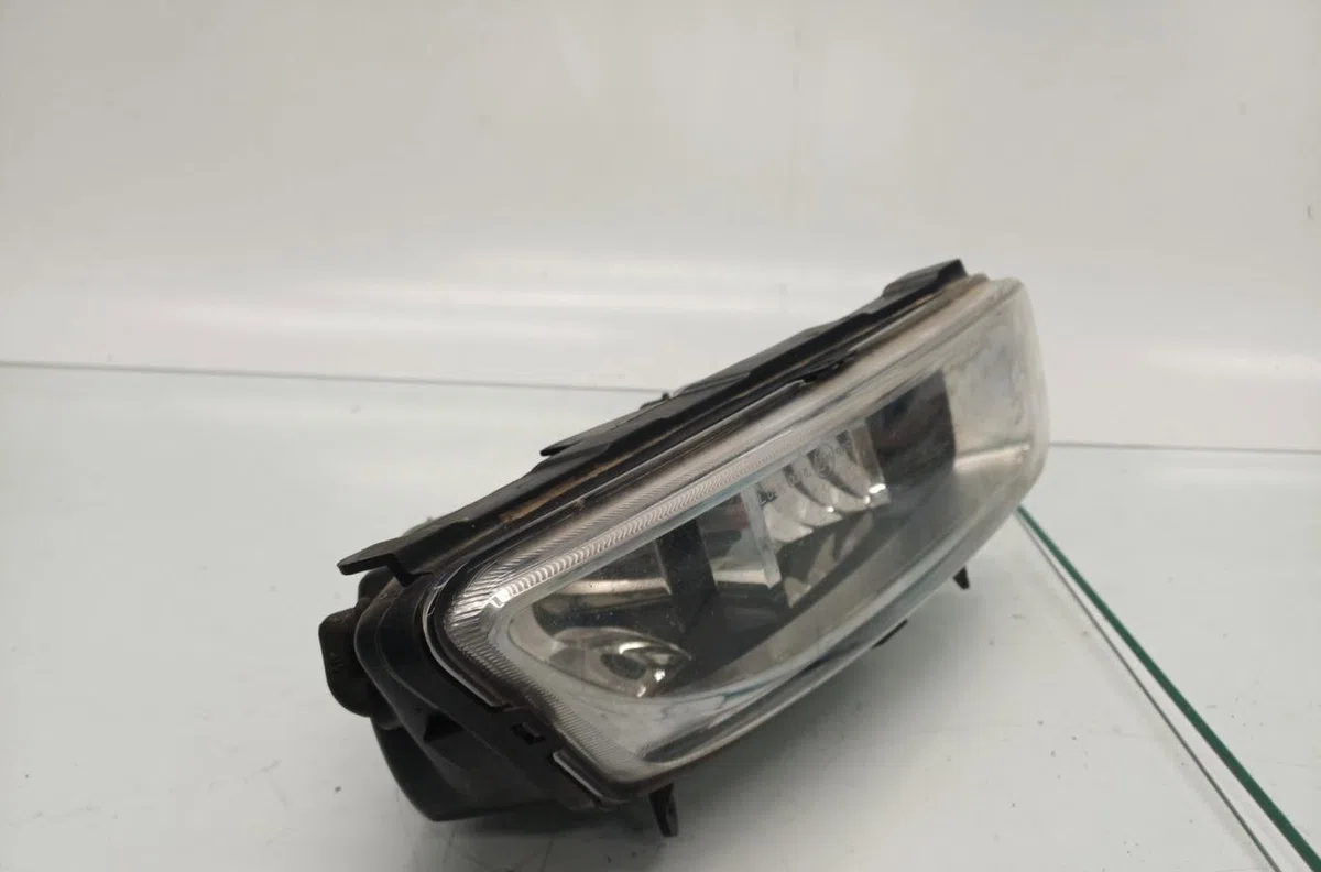 Phare antibrouillard avant gauche VOLKSWAGEN POLO 5 PHASE 1 occasion