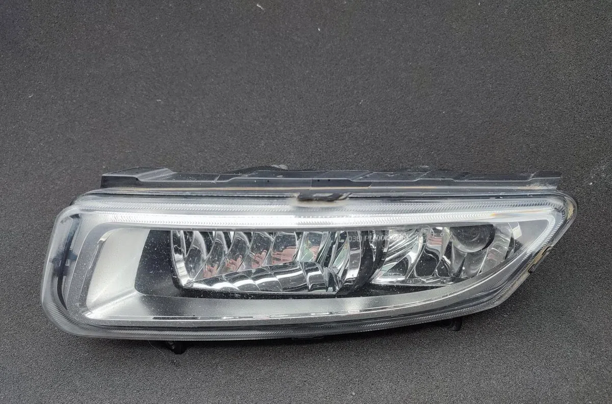 Phare antibrouillard avant gauche VOLKSWAGEN POLO 5 PHASE 1 occasion