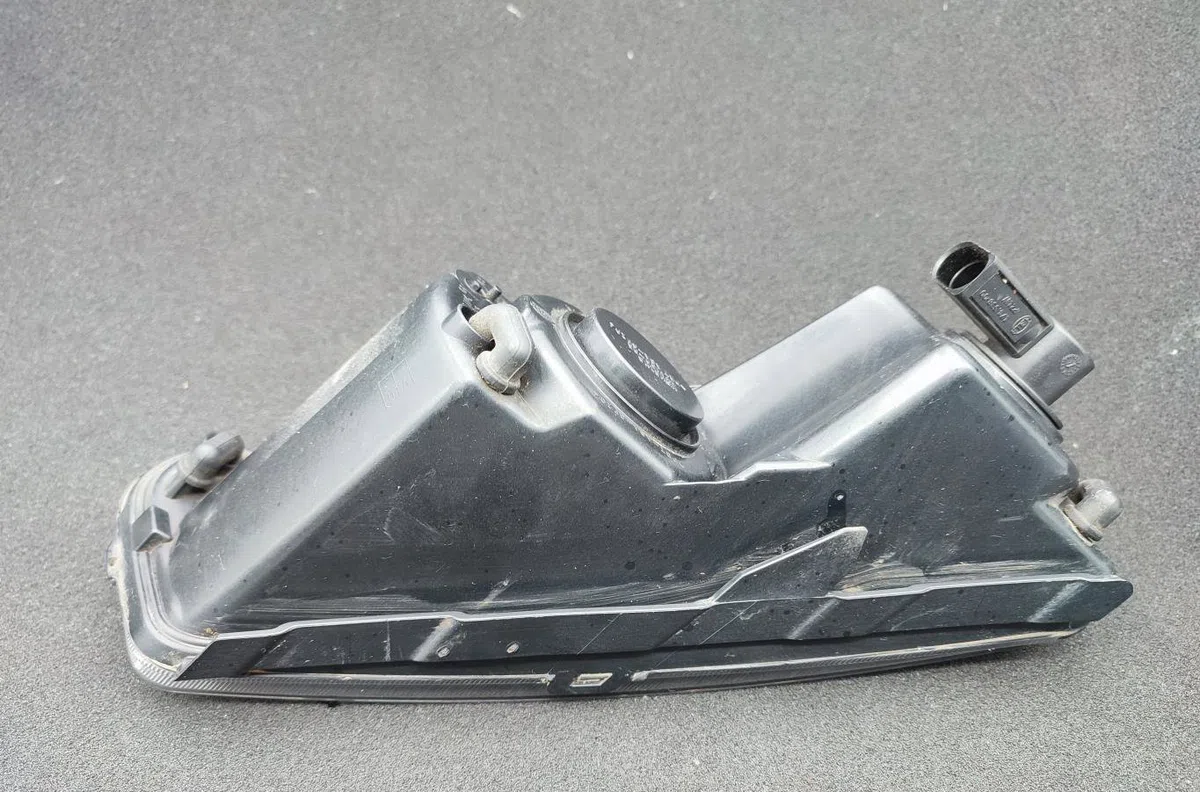 Phare antibrouillard avant gauche VOLKSWAGEN POLO 5 PHASE 1 occasion