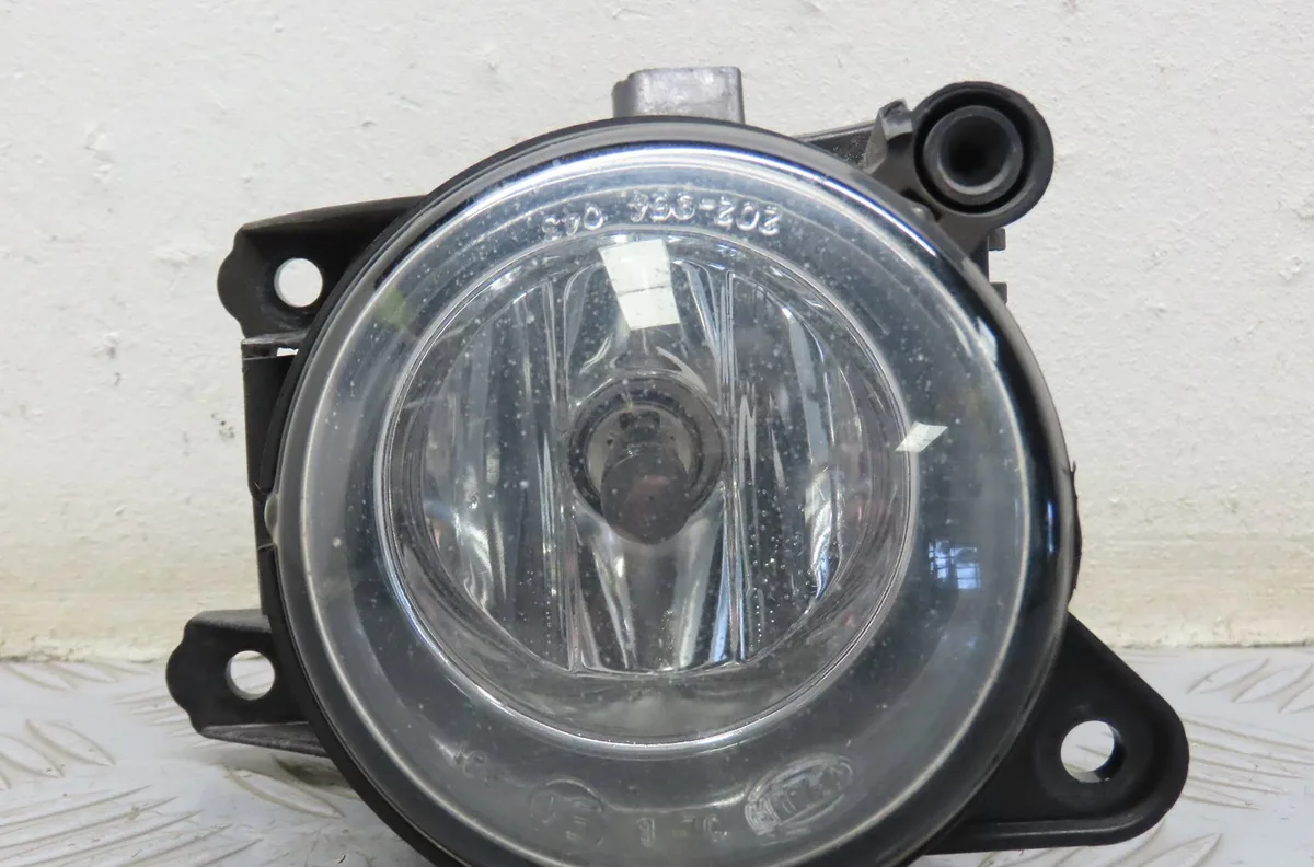 Phare antibrouillard avant gauche Volkswagen POLO (6N2) 1.4 (1999-2001) 5 portes occasion