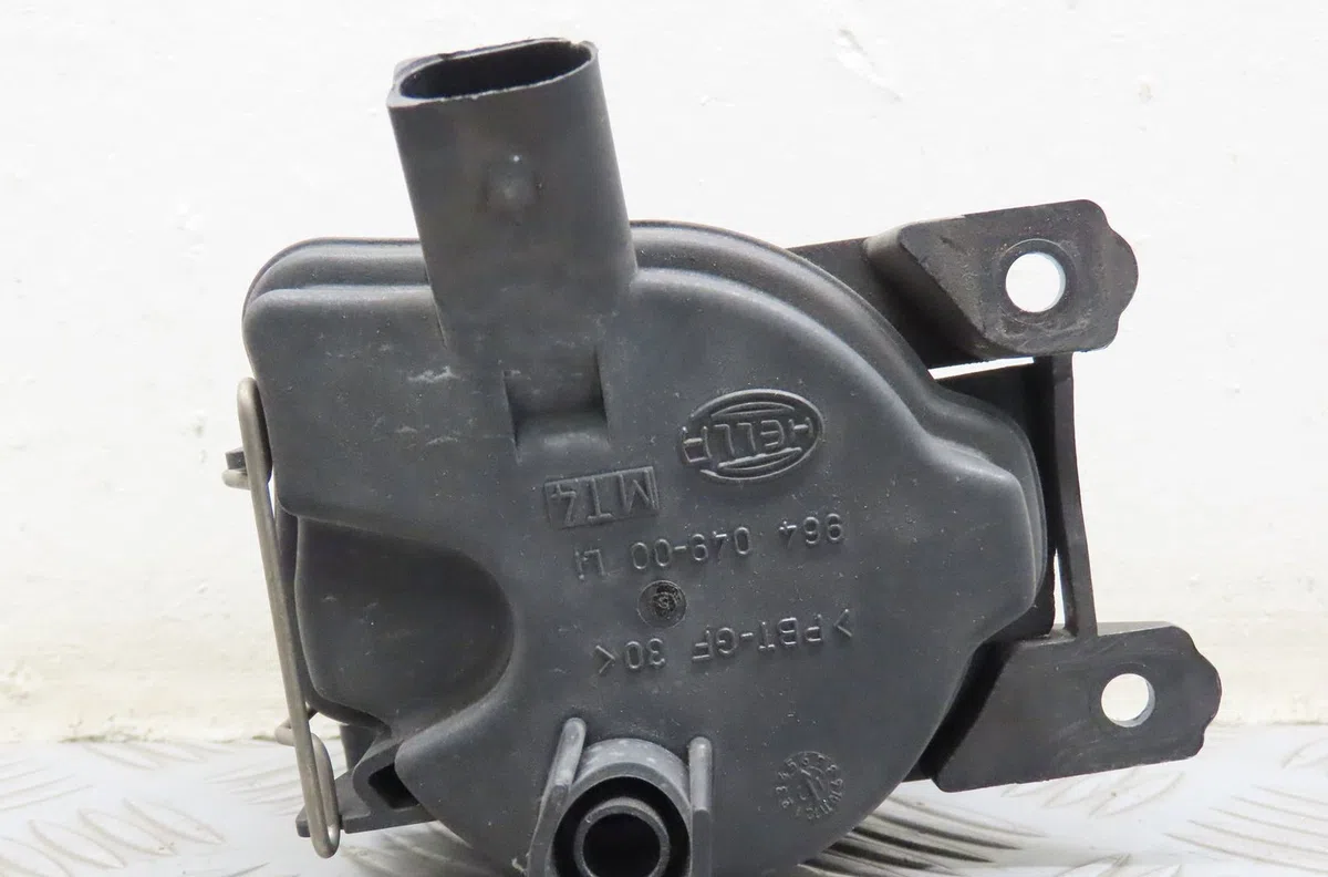 Phare antibrouillard avant gauche Volkswagen POLO (6N2) 1.4 (1999-2001) 5 portes occasion
