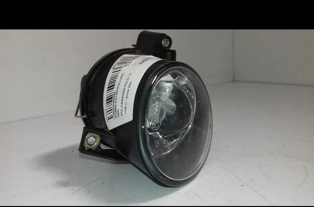 Phare antibrouillard avant gauche Volkswagen POLO (9N_, 9A_) 1.2 12v (2001-2007) 5 portes occasion