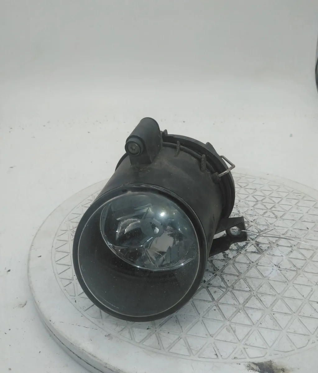 Phare antibrouillard avant gauche VOLKSWAGEN POLO IV occasion
