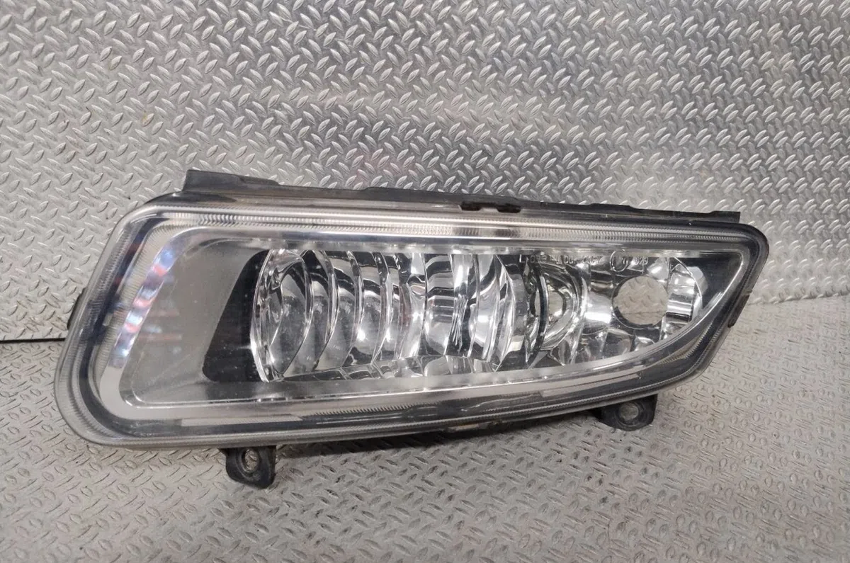 Phare antibrouillard avant gauche Volkswagen POLO V (6R1, 6C1) 1.2 (2009) occasion