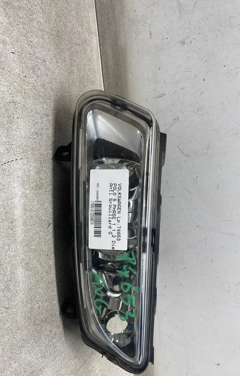 Phare antibrouillard avant gauche Volkswagen POLO V (6R1, 6C1) 1.2 tdi (2009) 5 portes occasion