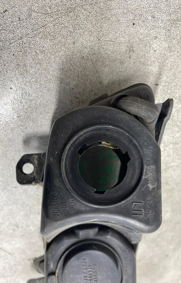 Phare antibrouillard avant gauche Volkswagen POLO V (6R1, 6C1) 1.2 tdi (2009) 5 portes occasion