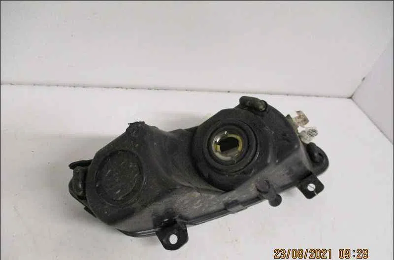Phare antibrouillard avant gauche VOLKSWAGEN POLO V occasion