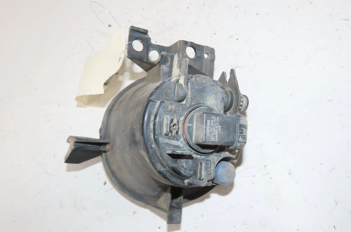 Phare antibrouillard avant gauche Volkswagen TOUAREG (7LA, 7L6, 7L7) 3.0 v6 tdi (2004-2010) occasion