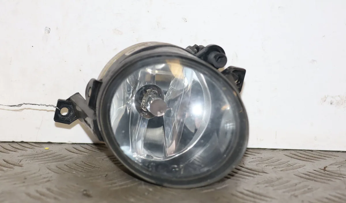 Phare antibrouillard avant gauche Volkswagen TOURAN (1T1, 1T2) 2.0 fsi (2003-2007) occasion