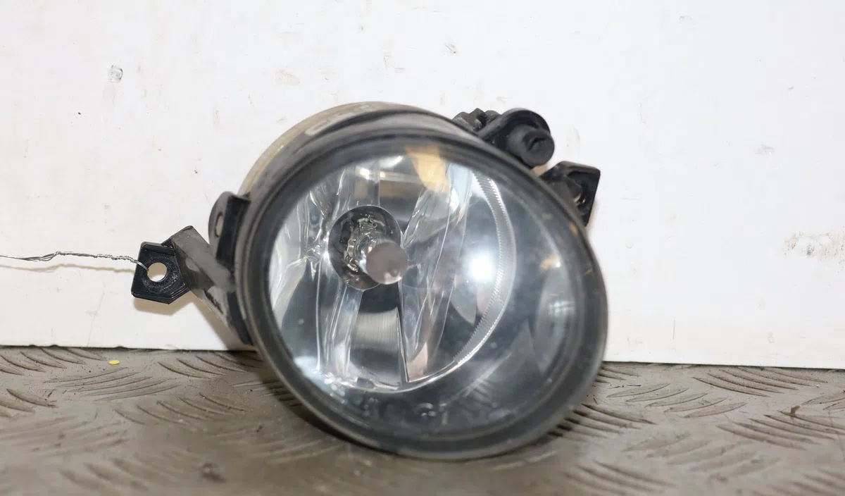 Phare antibrouillard avant gauche Volkswagen TOURAN (1T1, 1T2) 2.0 fsi (2003-2007) occasion