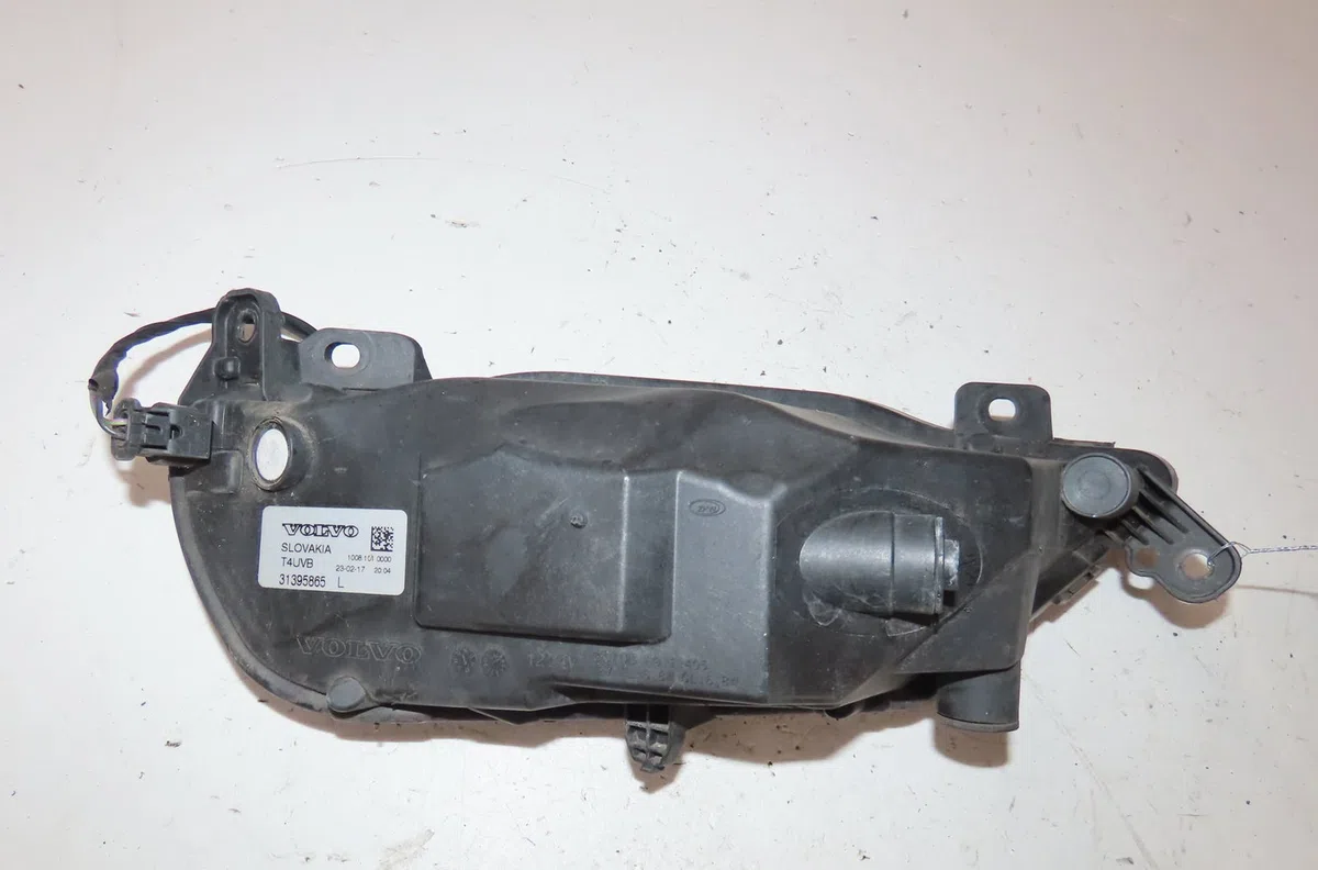 Phare antibrouillard avant gauche Volvo S90 II (234) D4 (2016) occasion