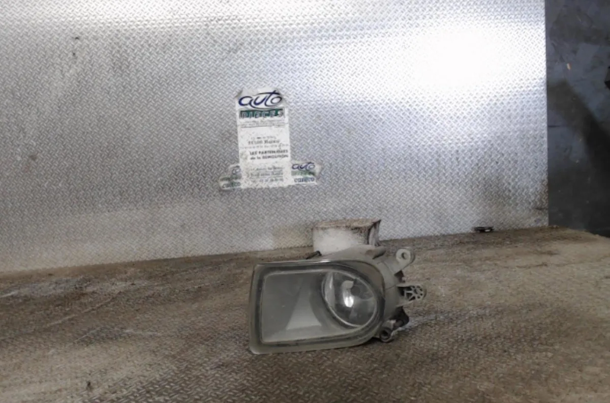 Phare antibrouillard avant gauche VOLVO V 50 V 50 PHASE 1 BREAK occasion