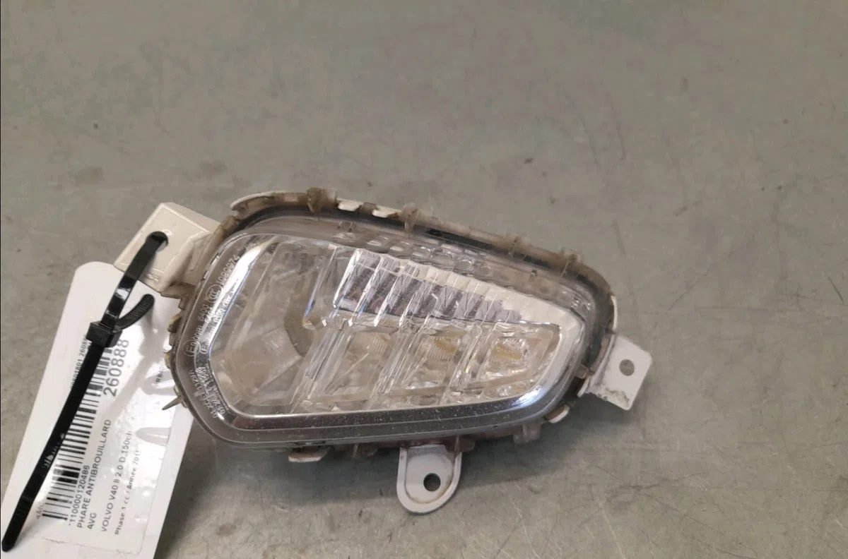 Phare antibrouillard avant gauche Volvo V40 Cross Country (526) T3 (2015-2019) occasion