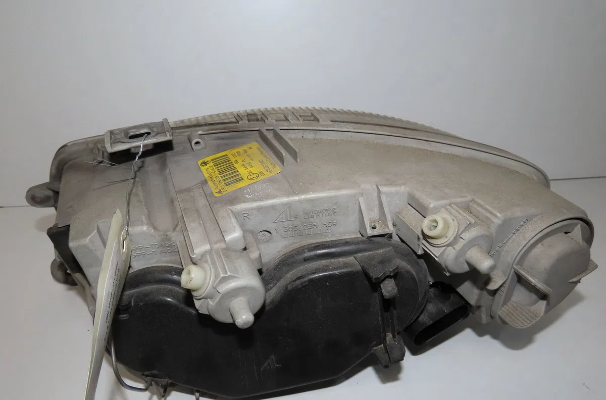 Phare droit Alfa romeo 147 (937_) 1.6 16v t.spark (937.axa1a, 937.axb1a, 937.bxb1a) (2001-2010) occasion