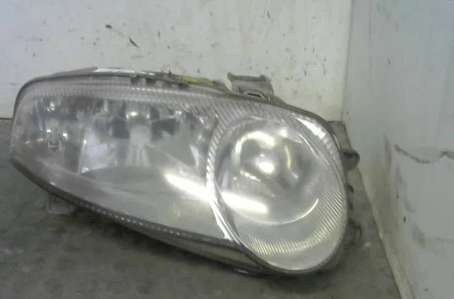 Phare droit Alfa romeo 147 (937_) 1.9 jtd 16v (937.axg1b, 937.bxg1b) (2002-2010) occasion